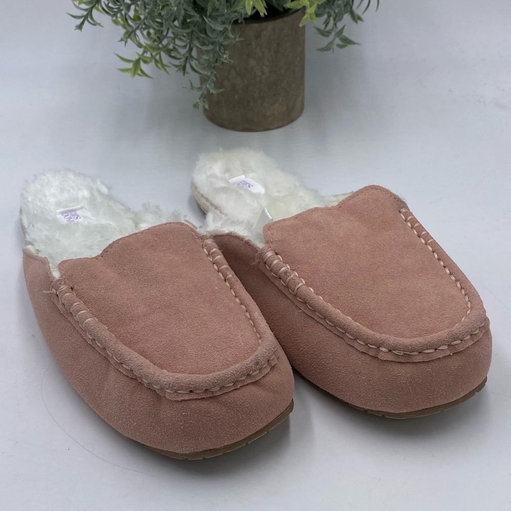 Stars Above‎ Pink Fuzzy Slippers Rubber Sole Sz 7 NWOT